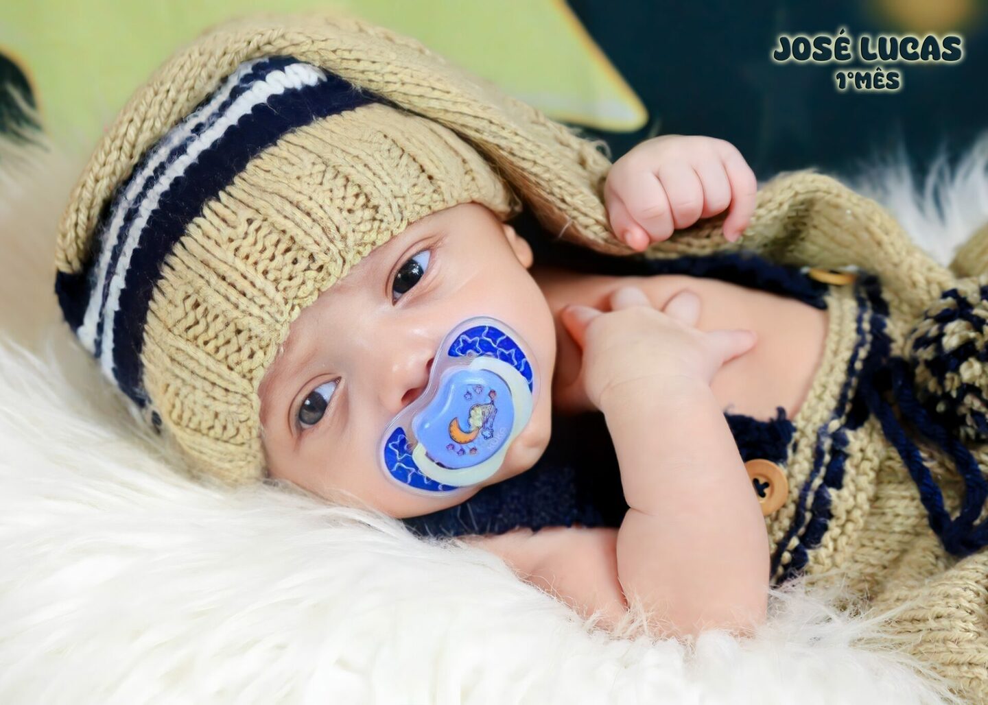 JOSÉ LUCAS- completando seu 1° mês- mamãe TAILAINE