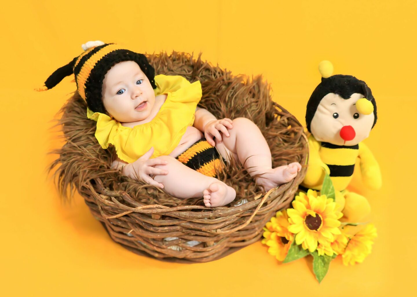 LIVIA - completando seu 4° MÊS- mamãe SINIELIS