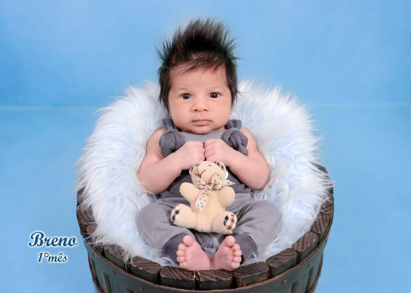 BRENO - completando seu 1° MÊS- mamãe ADRIANA